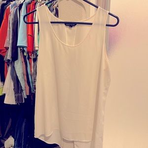 Sleeveless tunic with split back